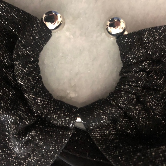 LIKE NEW | Off Shoulder | Black Metallic | Maillot with metal detail - Picture 6 of 11